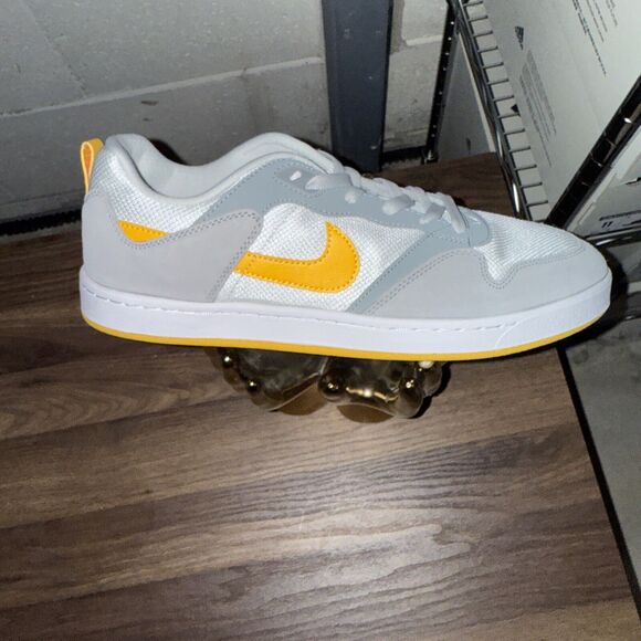Size 11 - Nike Alleyoop SB Particle Grey University Gold - Picture 1 of 5